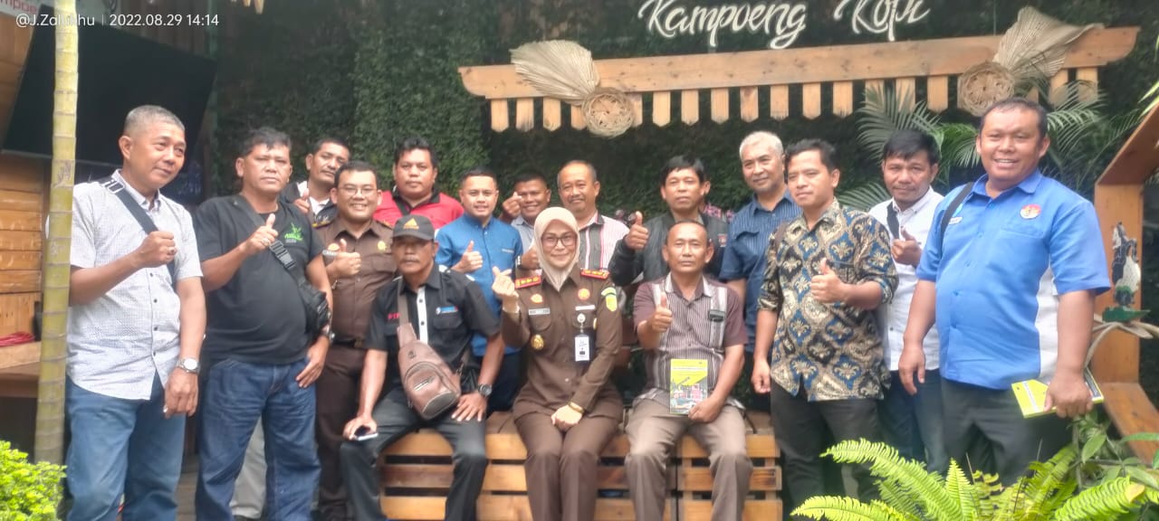 Kajari Pelalawan, Silpia Rosalina SH, MH Ramah Tamah Sekaligus Pamit dengan Insan Pers