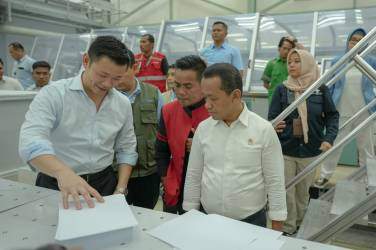 Menteri Investasi RI, Bahlil Lahadalia Kunjungi APRIL-APR Disambut Petinggi Perusahaan, Anderson Tanoto dan Eduward Ginting