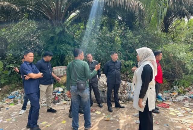 Suasana peninjauan lapangan Komisi IV