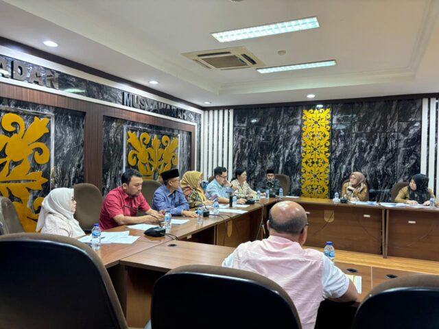 Suasana rapat
