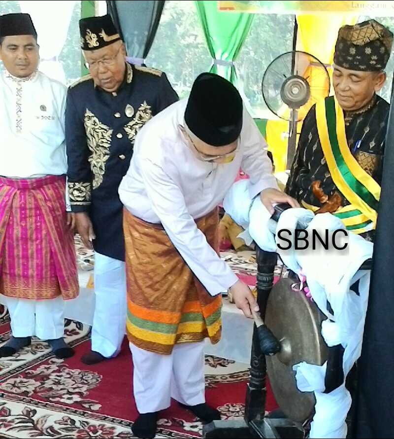 Gubernur Riau Pukul Gong Tanda Balimau Kasai Dimulai