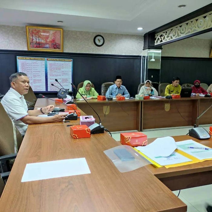 Hearing Komisi II bersama Dinas Perindustrian dan Perdagangan (Disperindag), Dinas Ketahanan Pangan (Disketapang), Dinas Pertanian dan Perikanan (Distankan) dan Tim Pengendalian Inflasi Daerah (TPID) Peka