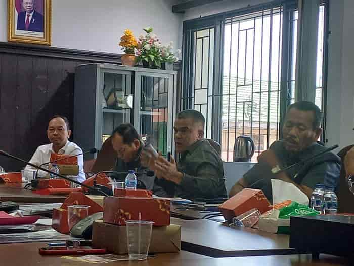 Rapat Hearing dipimpin Ketua Komisi I Doni Saputra