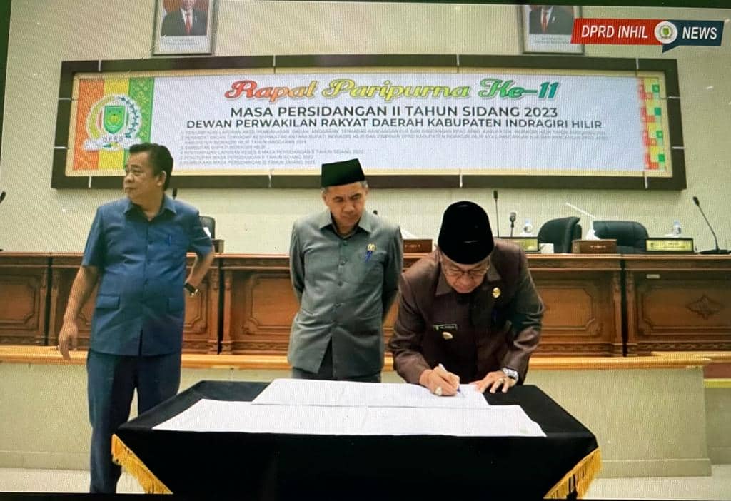 Bupati Inhil Drs. H. Muhammad Wardan, MP Menanda Tanganin KUA PPAS