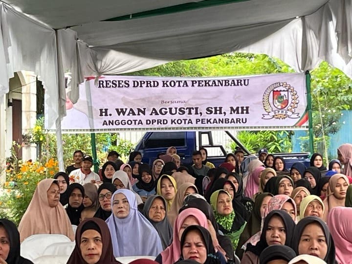 Masyarakat yang antusias hadir saat reses