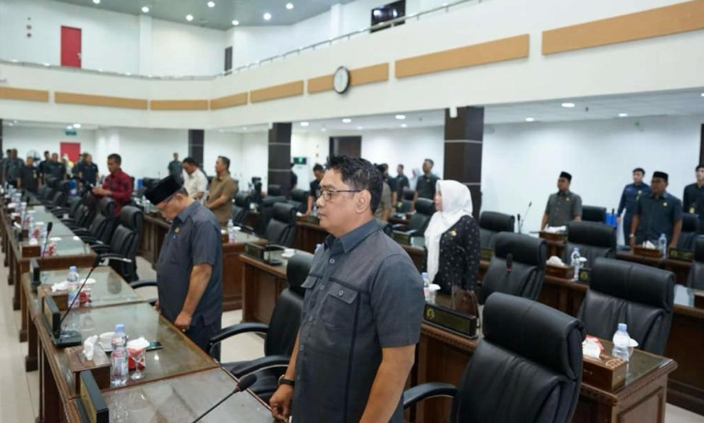Suasana Anggota DPRD Inhil Pada Saat Paripurna