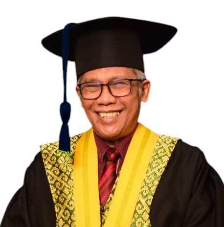 Rektor Universitas Hang Tuah Pekanbaru, Prof. Dr. Syafrani, M.Si