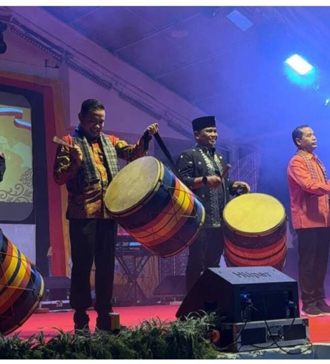 Bupati Zukri Buka Pekan Seni Budaya Riau 2025, Tekankan Pentingnya Lestarikan Tradisi